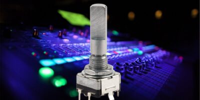 Rotary encoder has a high detent force for tactile feedback