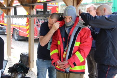 Editors Blog &#8211; Firefighters’ clothing provides temperature alarms, Weartech Design