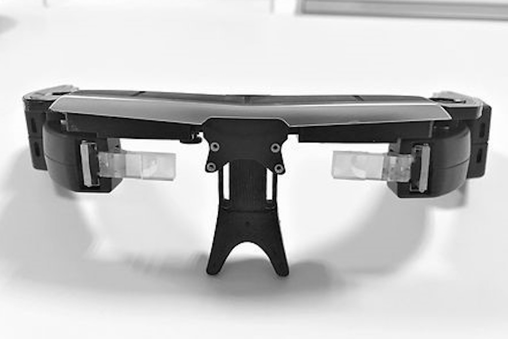 Smart glasses have compact colour laser modules - Softei.com - Global ...